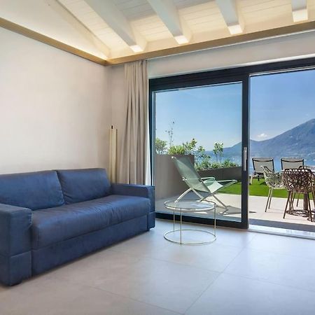 Villa Divina-Apt Armonia-Con Piscina E Vista Lago Castelletto Di Brenzone Exterior photo