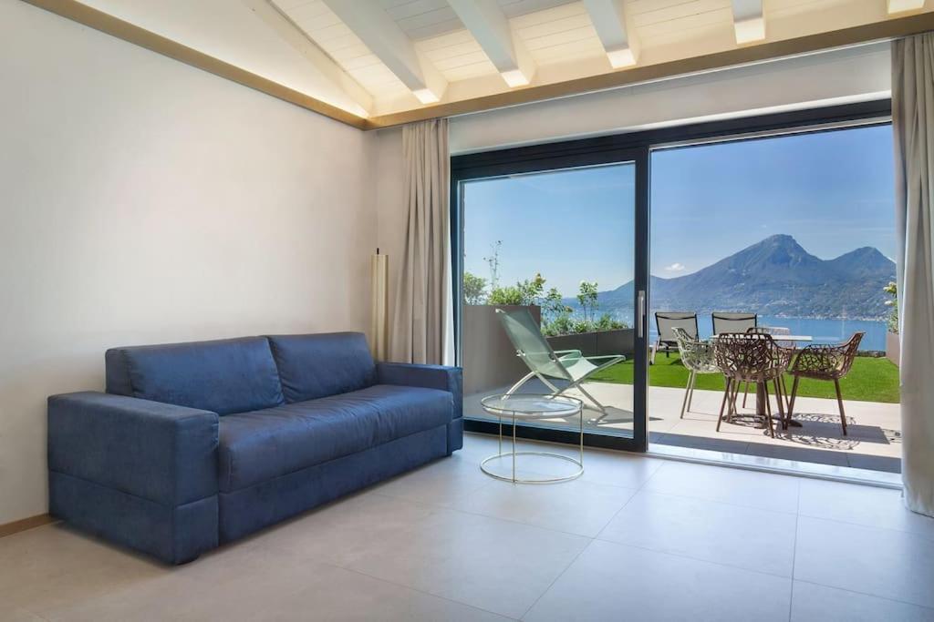 Villa Divina-Apt Armonia-Con Piscina E Vista Lago Castelletto Di Brenzone Exterior photo