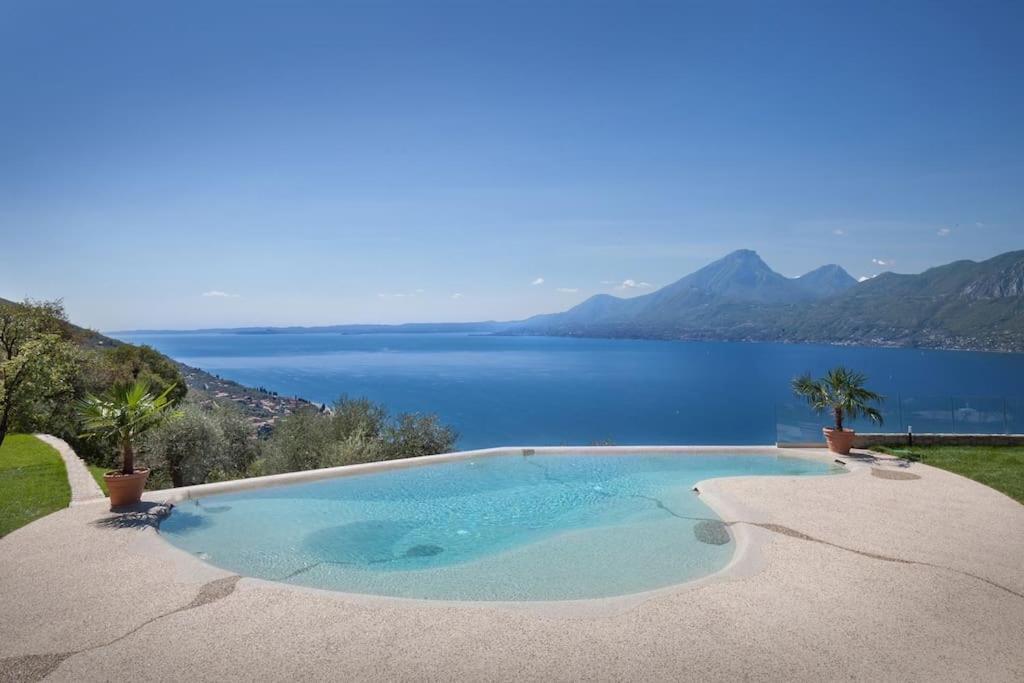 Villa Divina-Apt Armonia-Con Piscina E Vista Lago Castelletto Di Brenzone Exterior photo