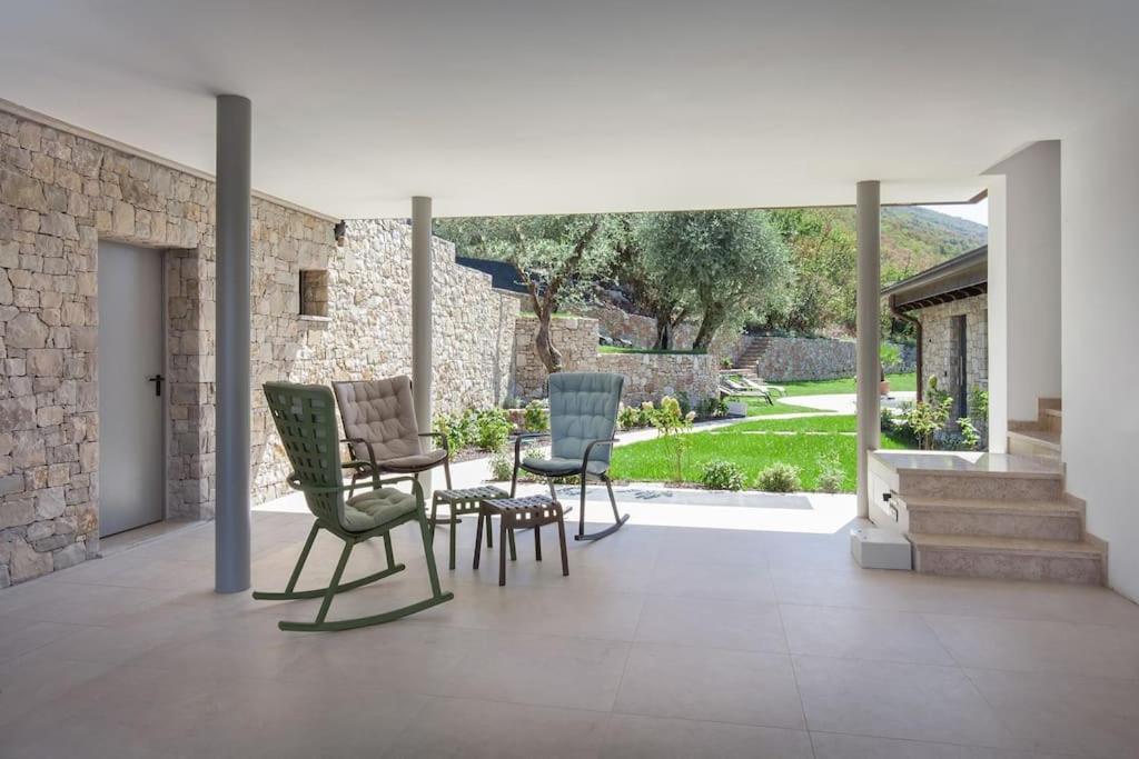 Villa Divina-Apt Armonia-Con Piscina E Vista Lago Castelletto Di Brenzone Exterior photo